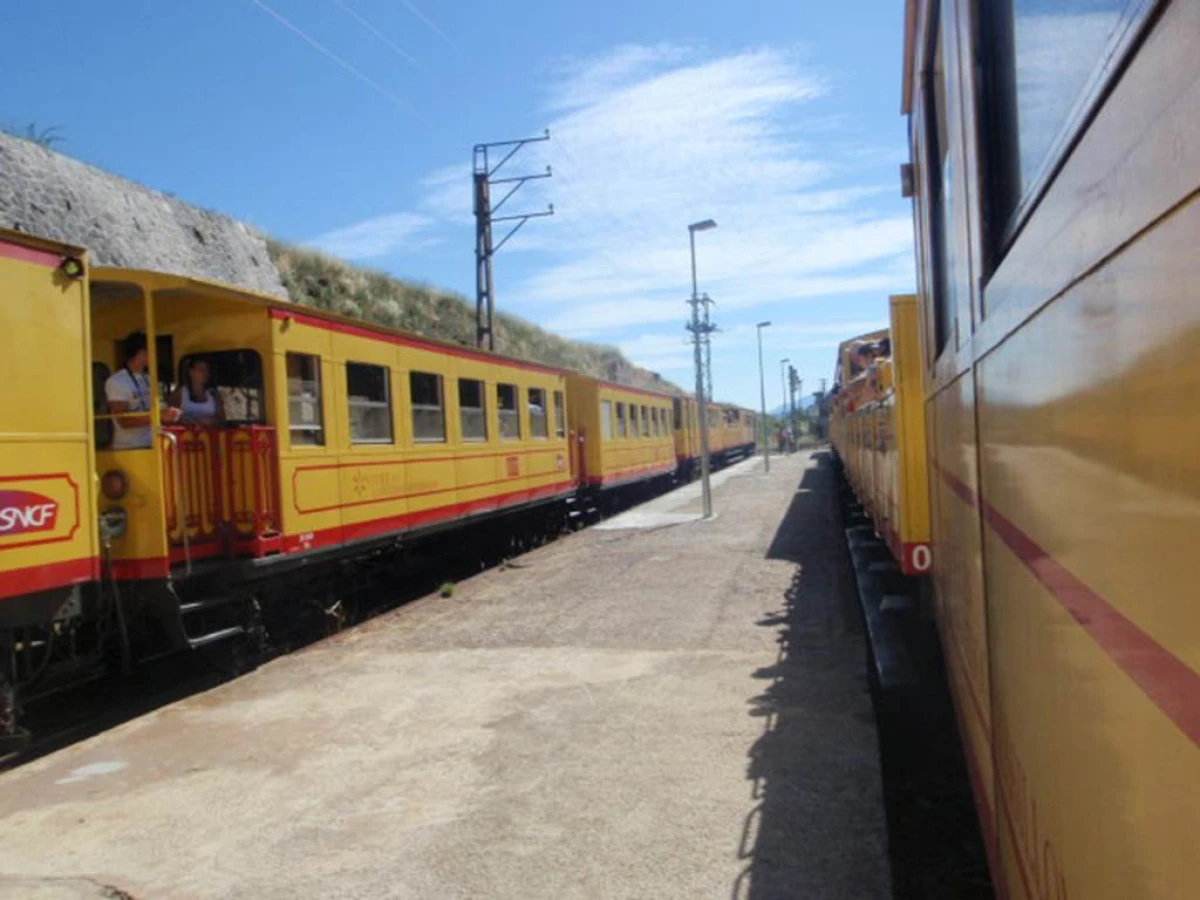Saint-Thomas Baths – Outdoor Pools - Perpignan Expériences