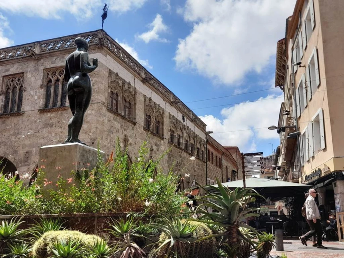 Visite guidée en Espagnol du centre historique - Perpignan Expériences